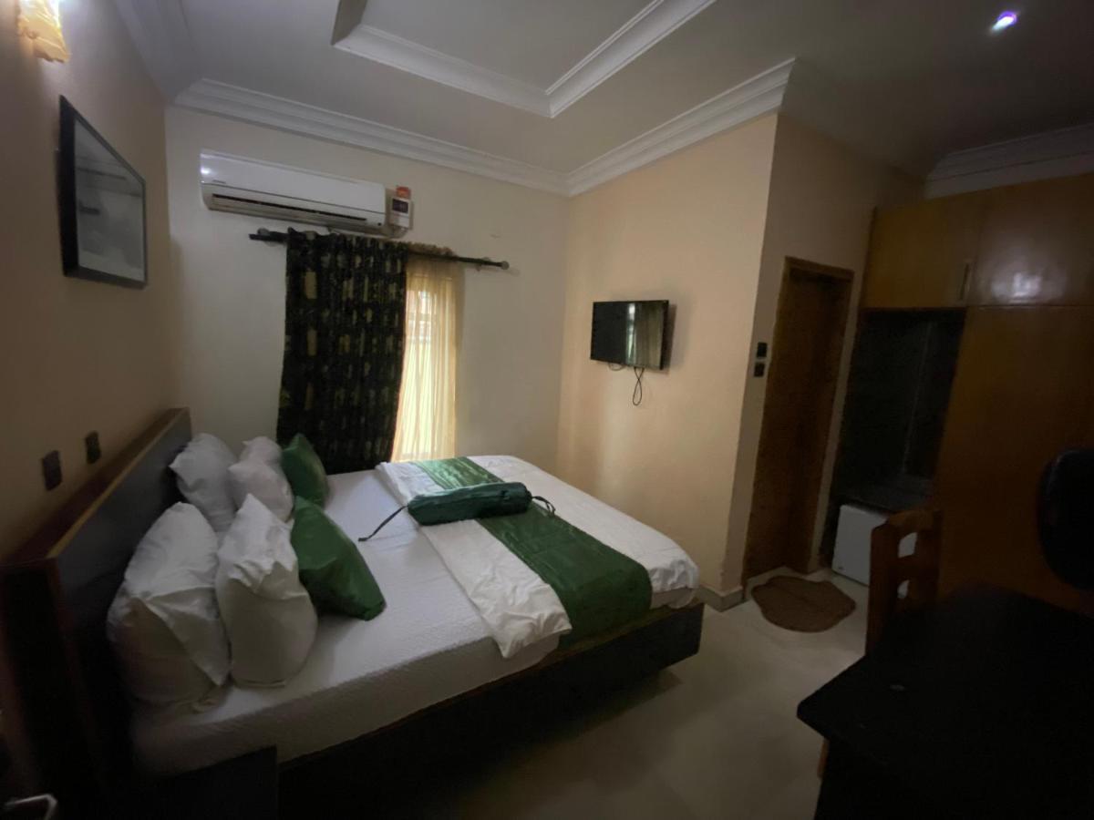 Nue-Crest Hotels&Suites Enugu Extérieur photo