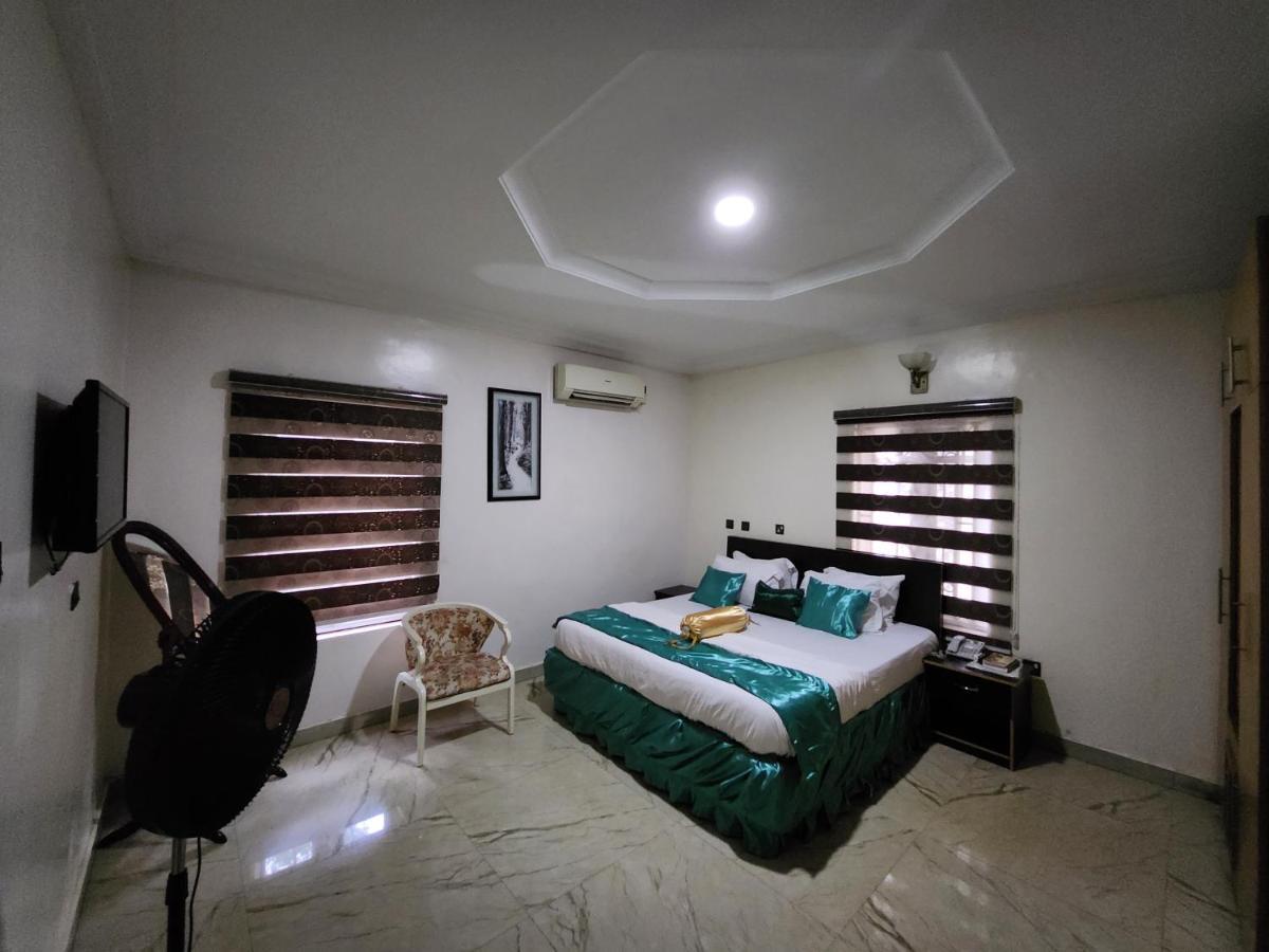 Nue-Crest Hotels&Suites Enugu Extérieur photo
