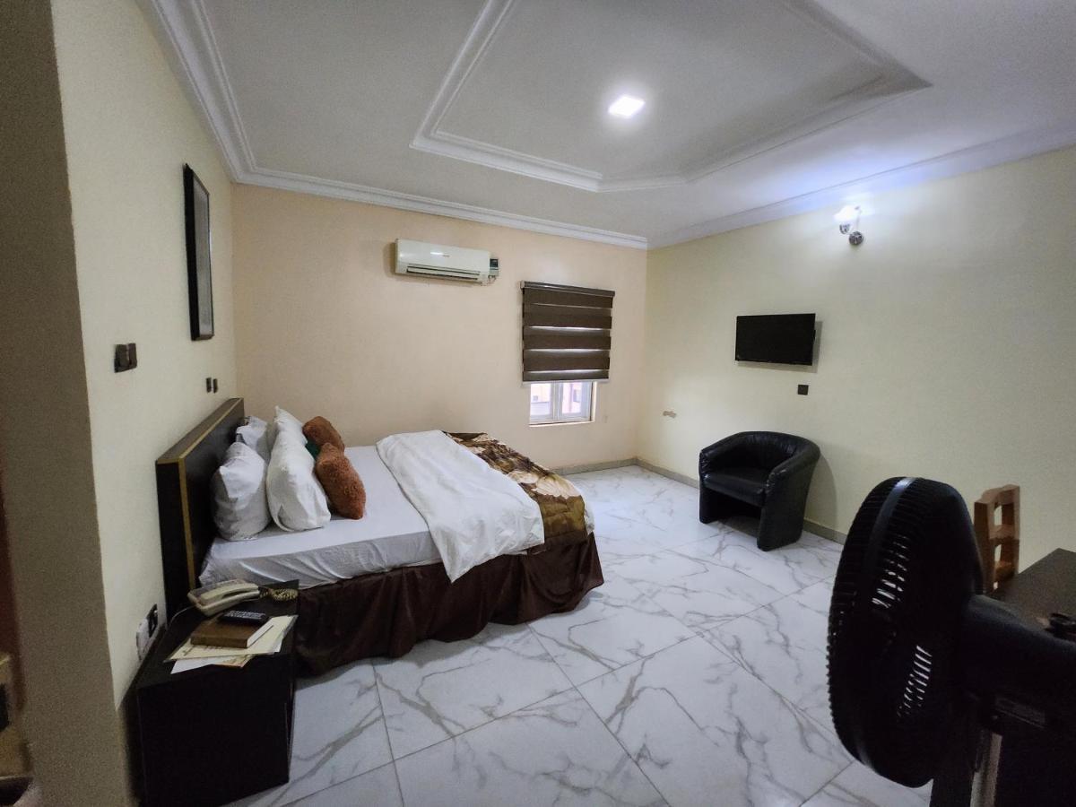 Nue-Crest Hotels&Suites Enugu Extérieur photo