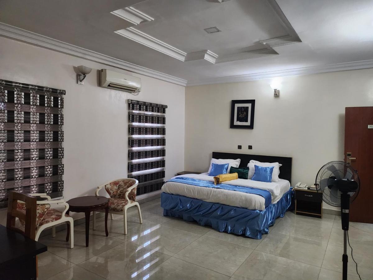 Nue-Crest Hotels&Suites Enugu Extérieur photo