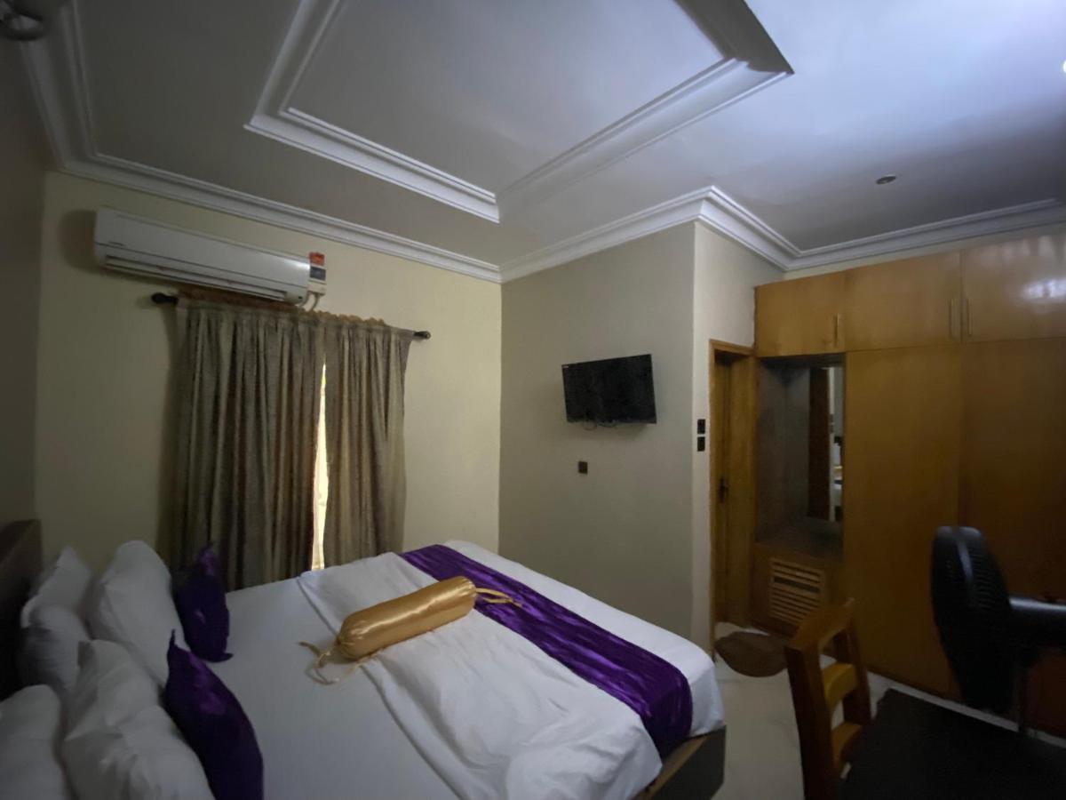Nue-Crest Hotels&Suites Enugu Extérieur photo