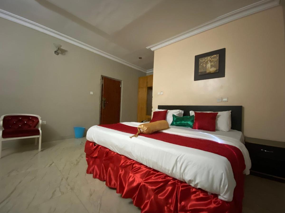 Nue-Crest Hotels&Suites Enugu Extérieur photo