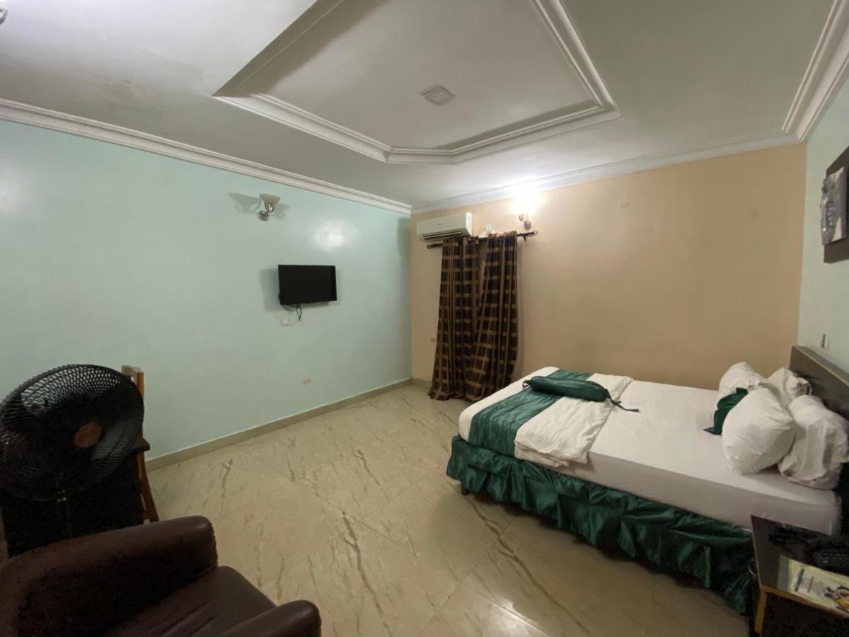 Nue-Crest Hotels&Suites Enugu Extérieur photo