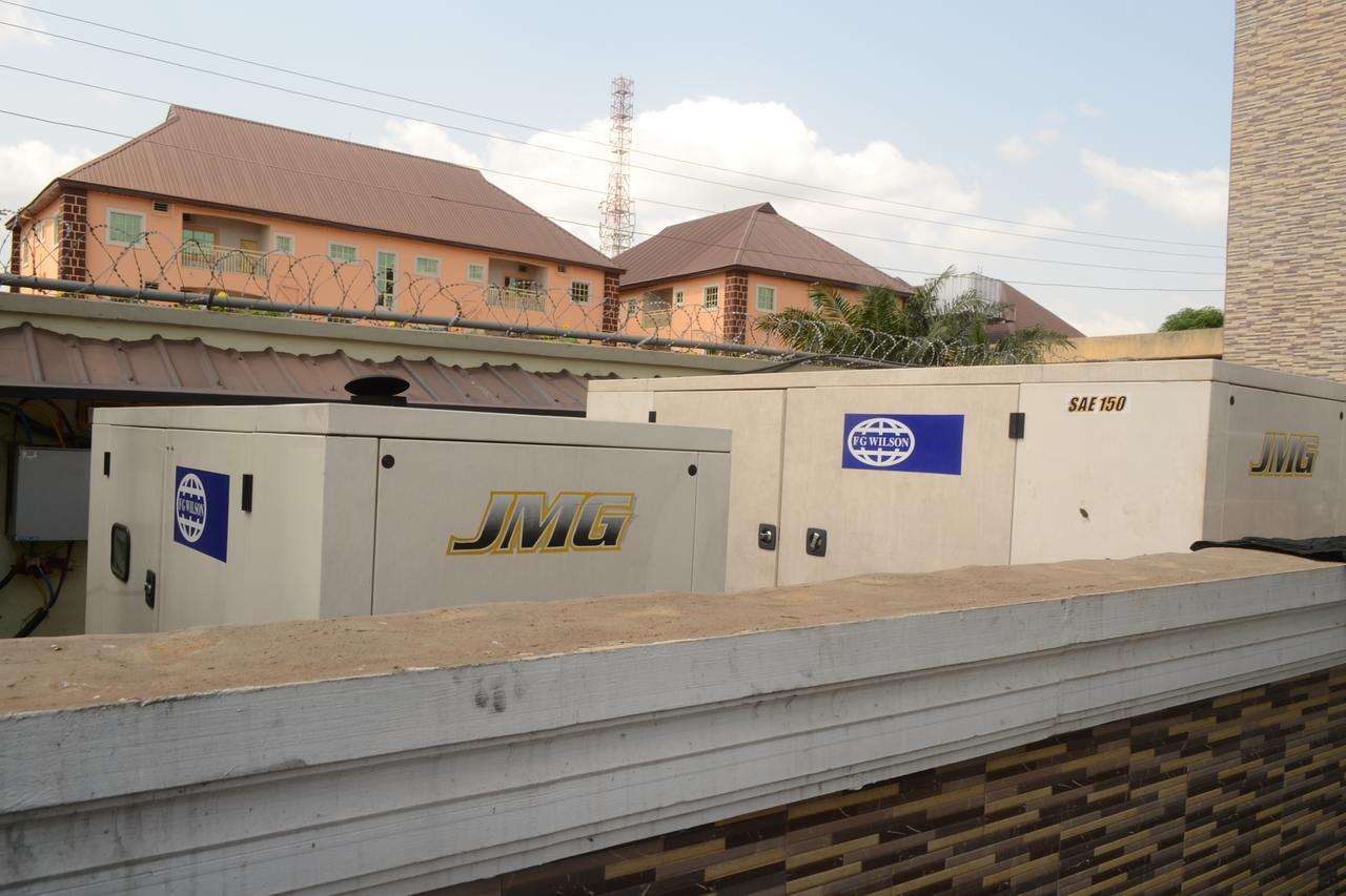 Nue-Crest Hotels&Suites Enugu Extérieur photo