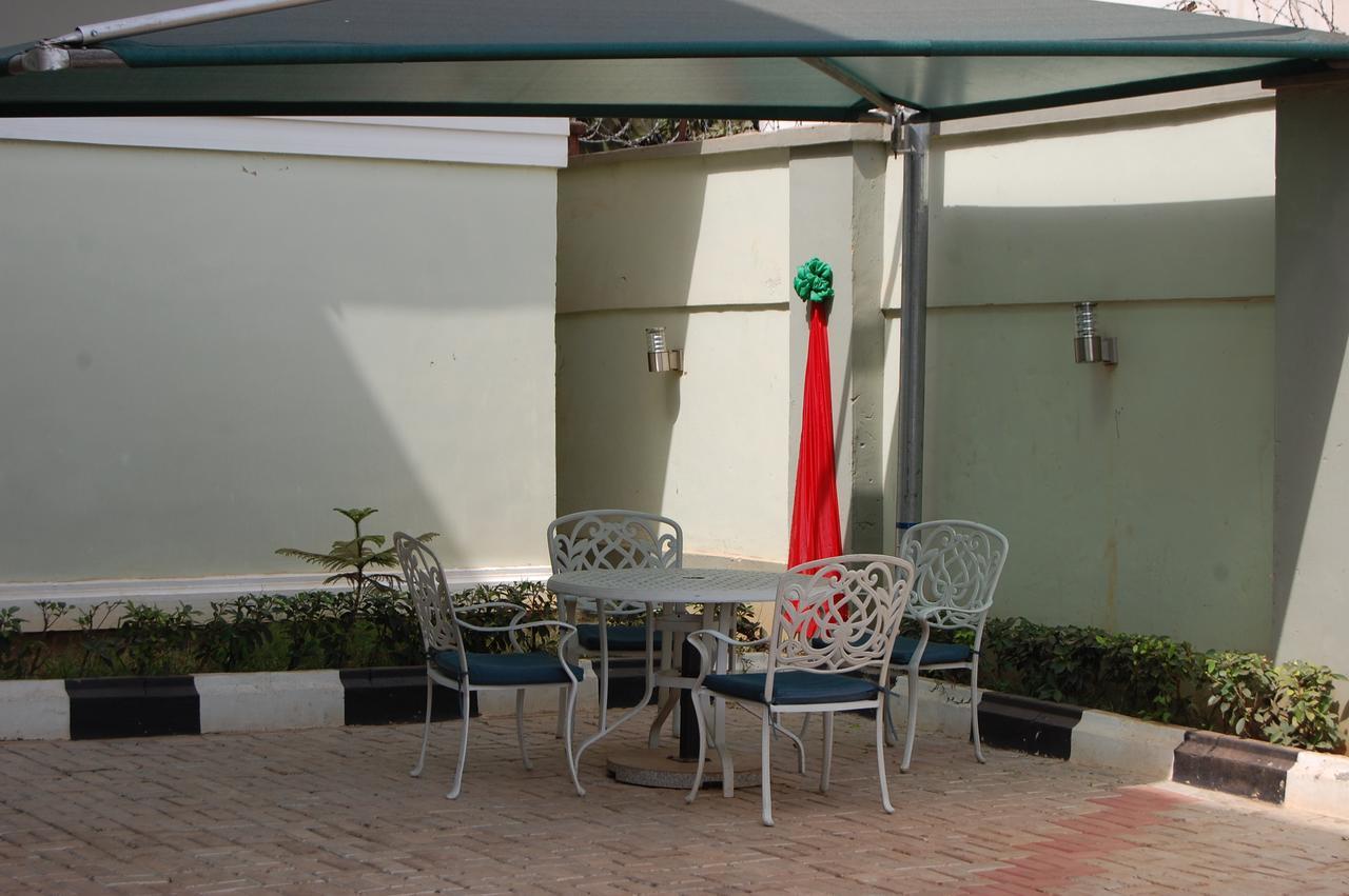 Nue-Crest Hotels&Suites Enugu Extérieur photo