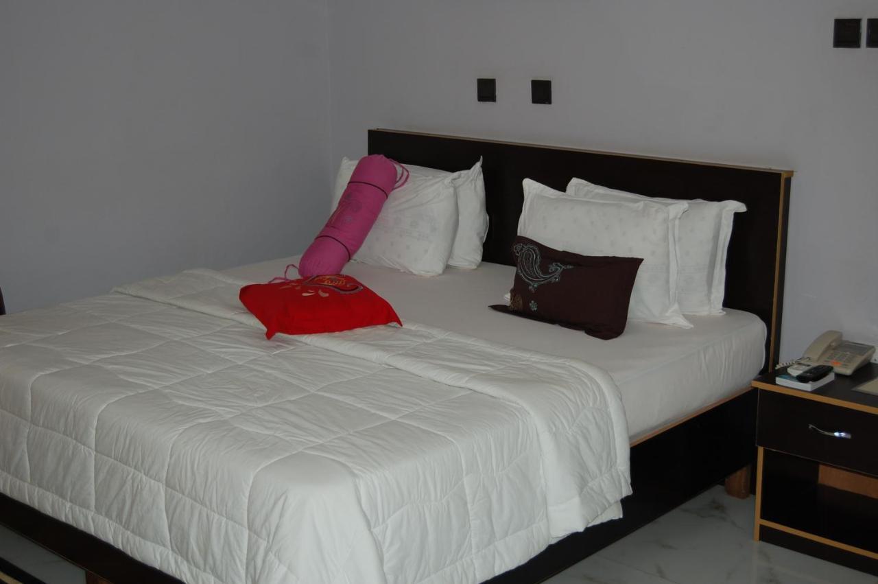 Nue-Crest Hotels&Suites Enugu Extérieur photo