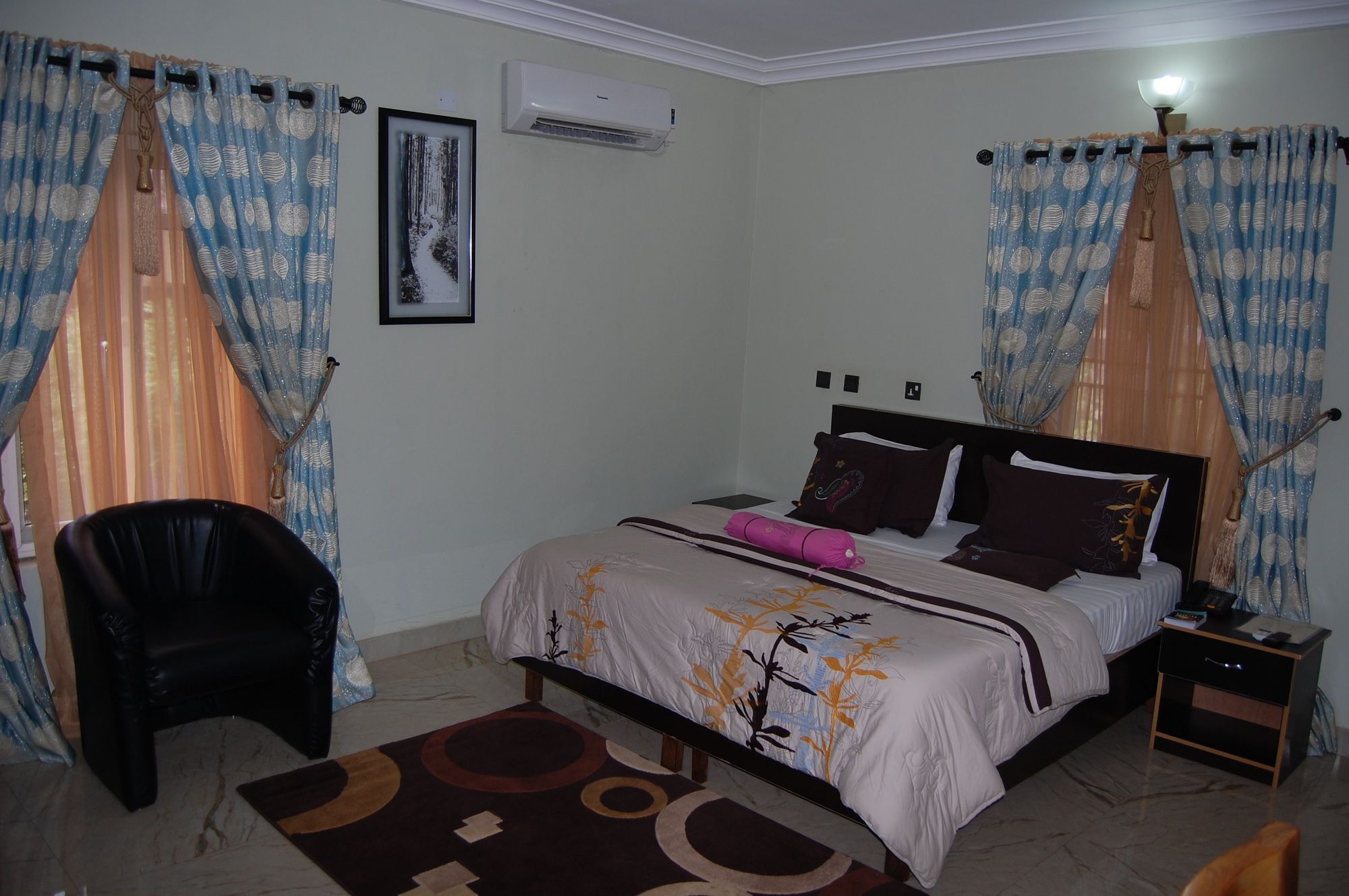 Nue-Crest Hotels&Suites Enugu Extérieur photo